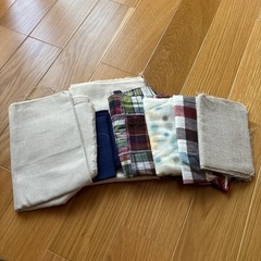  色々な柄のはぎれ