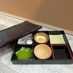 再度、値下げしました❗️【中古ですが、未使用品です。】御膳BOX （五個セット） の画像