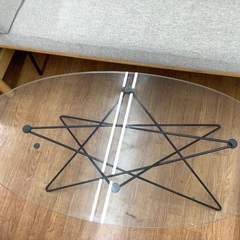 IDEE （イデー）ガラスローテーブル O.R.T.F. 店頭にて販売中！の画像