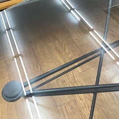 IDEE （イデー）ガラスローテーブル O.R.T.F. 店頭にて販売中！の画像