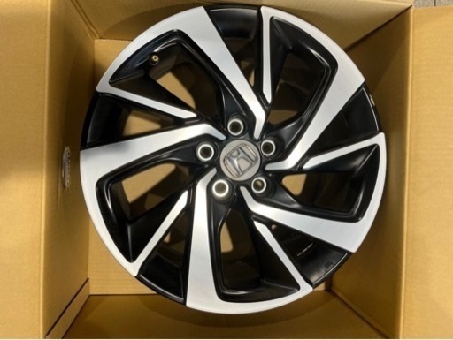 車のパーツ タイヤ、ホイール