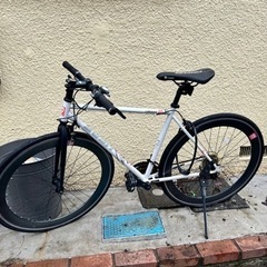 自転車 クロスバイクの画像