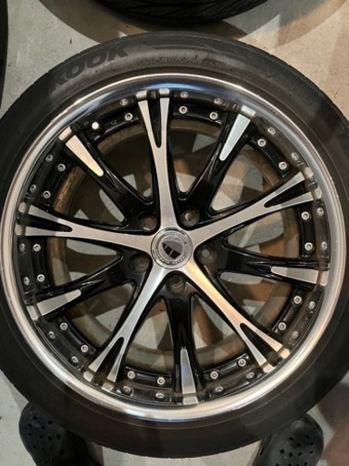 車のパーツ タイヤ、ホイール