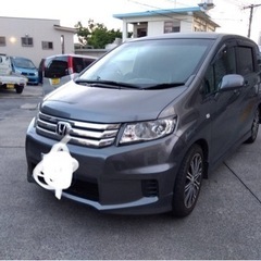 ホンダ　フリードスパイク　片側スライドドア
