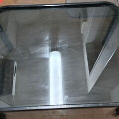 ガラステーブル