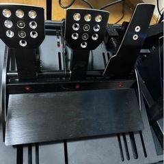 Fanatecハンコン、コックピット、モニターの画像
