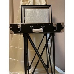 プロ用メイクアップドレッサーの画像