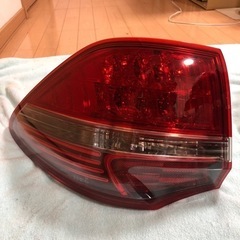 車のパーツ　
クラウン200系ロイヤルテールランプの画像