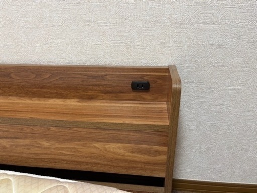 コンセント付　すのこベッドフレーム　セミダブル