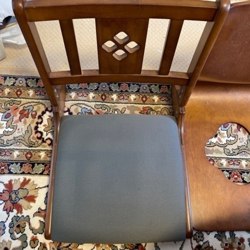 カリモク座椅子4脚、座布団ウィリアムモリス「いちご、泥棒」