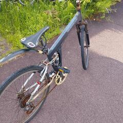 自転車 クロスバイクの画像