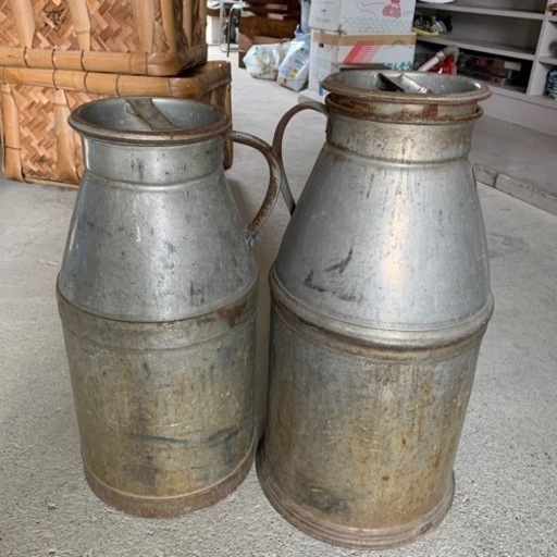 本日まで！ミルク缶　大中　ガーデニング　インテリア　２個セット シャビー ミルクタンク  昭和レトロ 牛乳缶 ミルクポット アンティーク ビンテージ  ガーデニングポット プランター