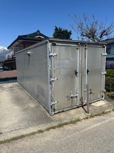 コンテナ　ガレージに　4tトラック荷台　倉庫　バイク　農機具　物置　にいかが？