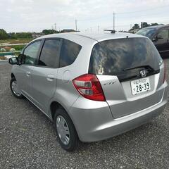 h22年、フィット！コミコミ価格！走行3万キロ！ロング車検！乗って帰れる！の画像