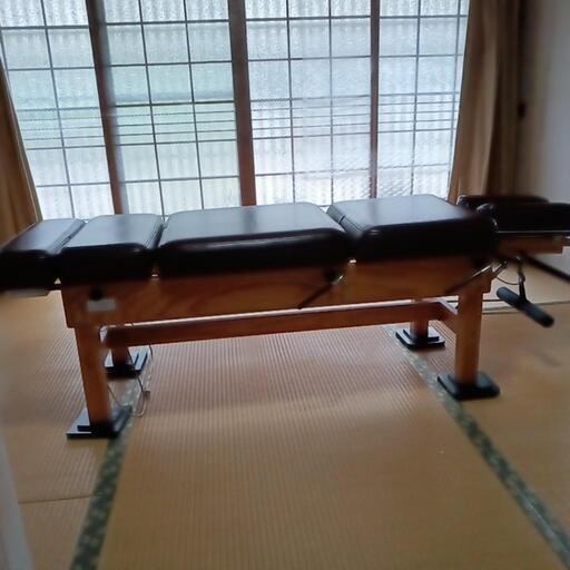 カイロプラクティック施術ベッド
