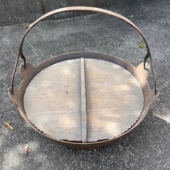 大きい鉄鍋、キャンプ　調理器具　ガーデニングの画像