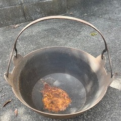 大きい鉄鍋、キャンプ　調理器具　ガーデニングの画像