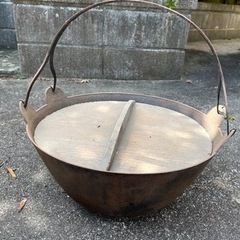 大きい鉄鍋、キャンプ　調理器具　ガーデニング