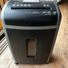 【値下げしました　業務用シュレッダー】