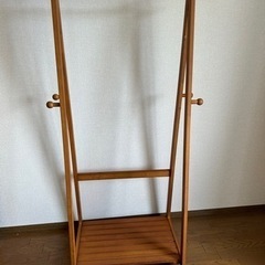 木製の洋服ラック