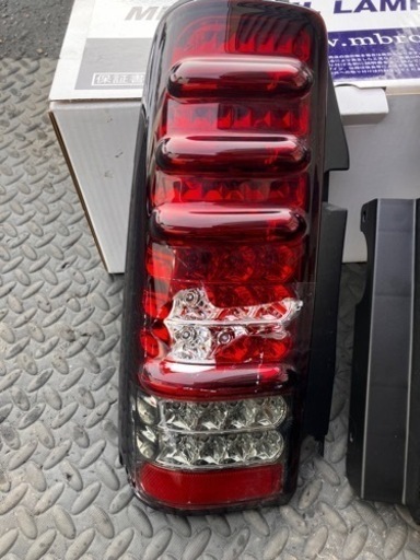 JB23 ジムニー用 MBRO LEDテールランプ エムブロ 右側新品 左側破損ジャンク