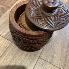 木製コースターと木製コースターケースの画像
