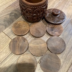 木製コースターと木製コースターケースの画像