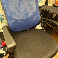 デスクチェア(リクライニング可能)の画像