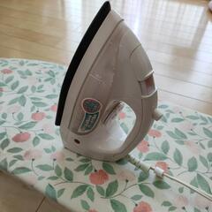 アイロン＆折りたたみ脚付アイロン台