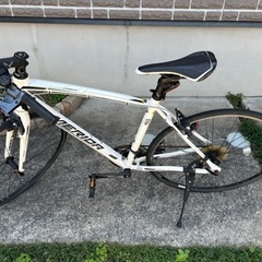 自転車 クロスバイクの画像