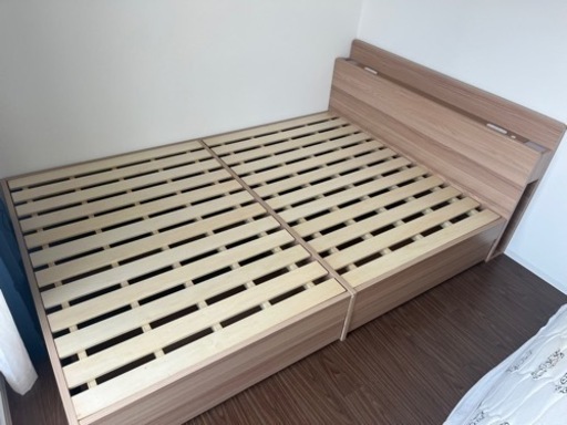 ダブルベッド　フレーム　取引中