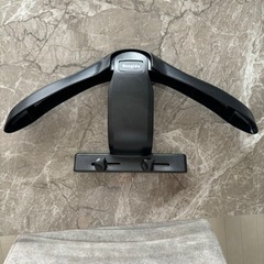 車内 ハンガー ヘッドレスト スーツ ジャケット アウター 上着 掛け (ブラック)の画像