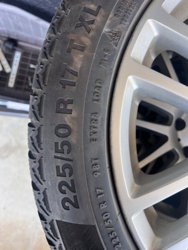 車のパーツ タイヤ、ホイール