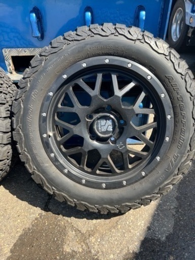 ランドクルーザー200用　ホイール、タイヤセット