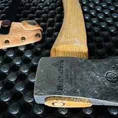 キャンプ用薪割り手斧の画像