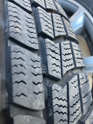 車のパーツ タイヤ、ホイール