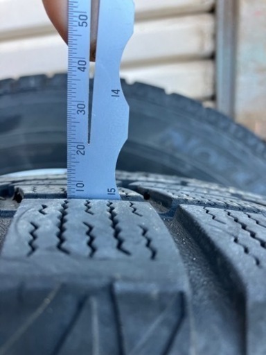 車のパーツ タイヤ、ホイール