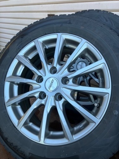 車のパーツ タイヤ、ホイール