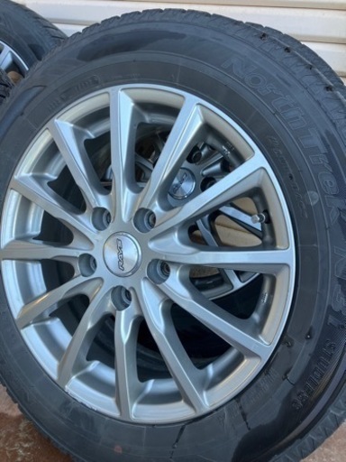 車のパーツ タイヤ、ホイール