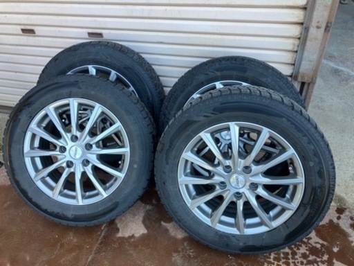 車のパーツ タイヤ、ホイール