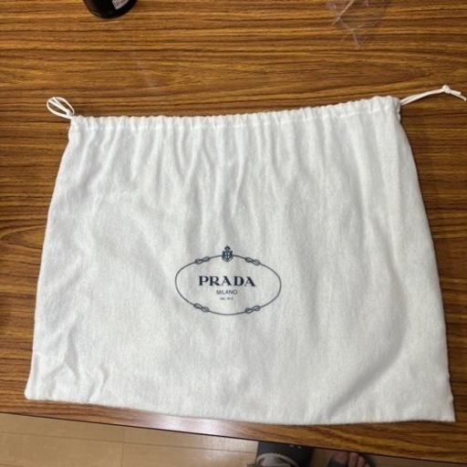 ⭐️値下げ中⭐️美品！【PRADA】　　　　　　　　
ナイロン リュックサック