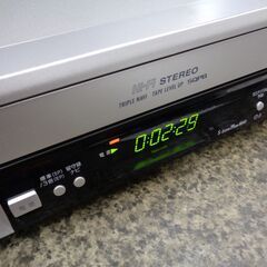 ★Victor　ビクター　VHS　ビデオカセットレコーダー　HR-G13　2004年製　ビデオデッキの画像