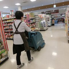 スーパーの早朝清掃スタッフ（東区河渡）