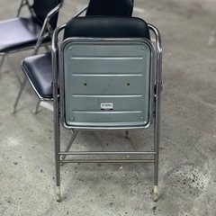 内田洋行 折りたたみ式 パイプ椅子 黒 ３脚セットの画像