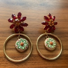 ドルチェ＆ガッバーナ　イヤリング赤