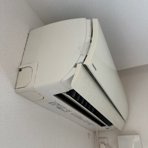 TOSHIBA エアコン　RAS‒562ER(W)200V　5.6kW 18畳用