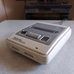 破格プライス■動作良好　本体綺麗■すぐに遊べます♪任天堂スーパーファミコン本体一式☆ソフトおまけ、箱付☆の画像