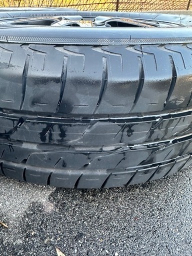 車のパーツ タイヤ、ホイール