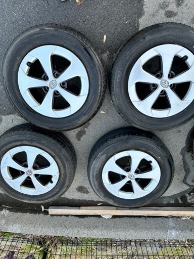 車のパーツ タイヤ、ホイール