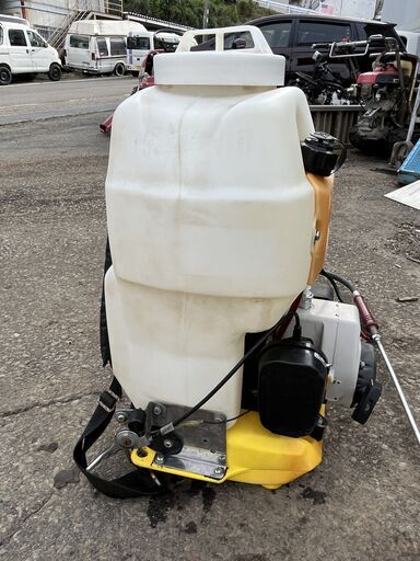 使われてた動作品を再整備済 すぐ使え 重量が軽く、噴霧水量多く除草向き 背負動噴 富士スバル ロビン ラビット RS233-2 タンク